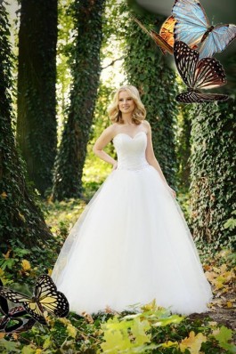 Široké svatební šaty s bohatou sukní Alpa...